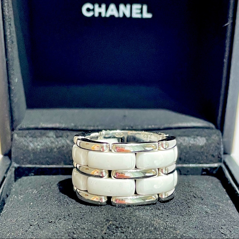 CHANEL White Ceramic Ring